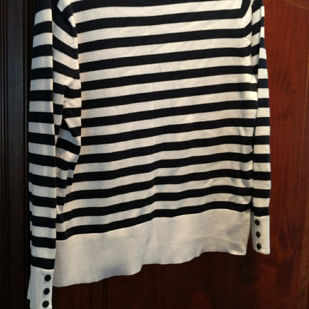 Sweater - Picture 3 of 3